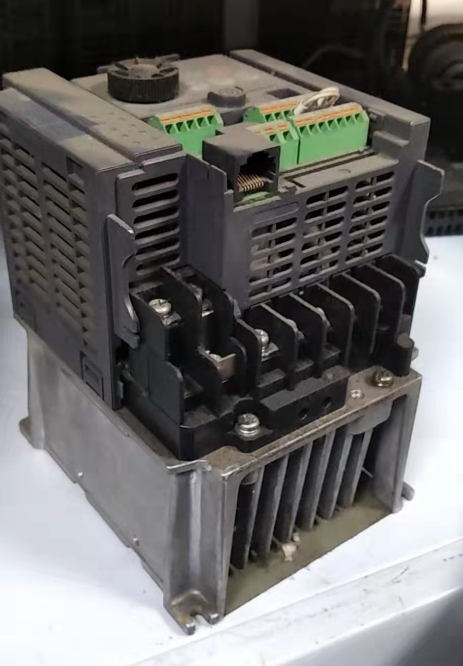 變頻器時能配漏電保護器嗎？